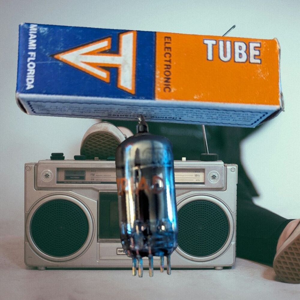 NOS Triad Japan 6CG8 Electron Vacuum Tube Boxed 9 Plns Radio Stereo Amp Vintage